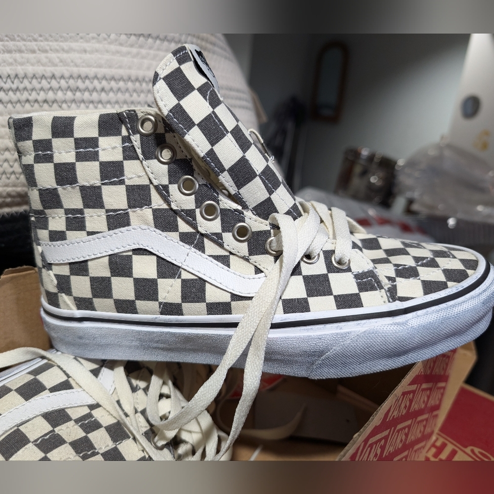 NWOT High Top Vans